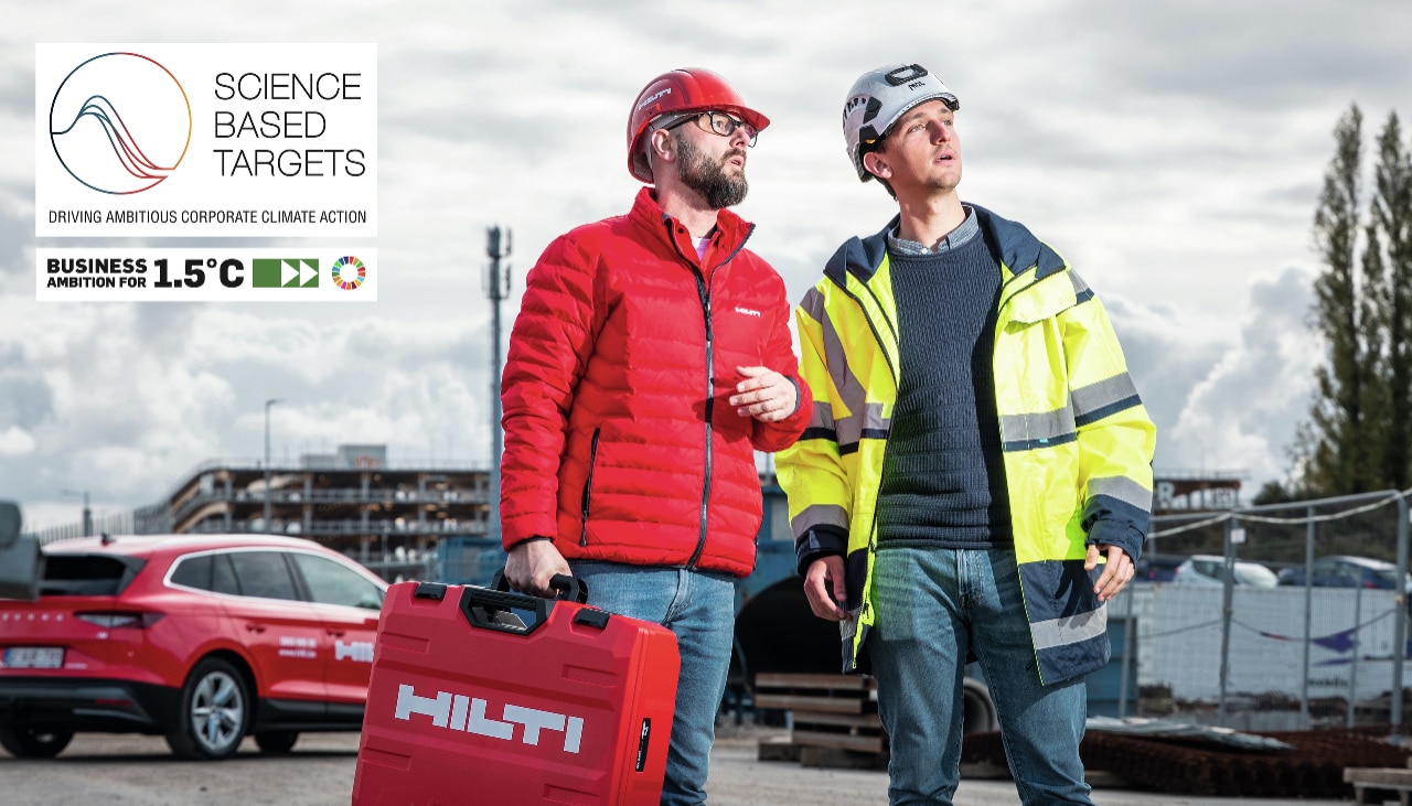 Hilti account manager talking to a customer.