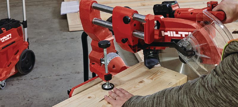 SM 60-22 Cordless mitre saw Dual-bevel sliding compound mitre saw with a cross cut capacity up to 100x355mm│4”x 13-3/4 (Nuron battery platform) Applications 1