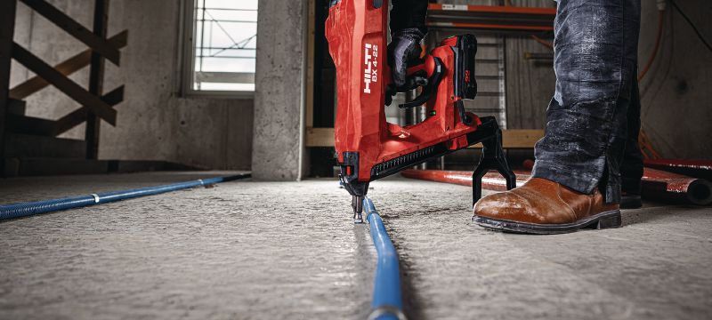 BX 4-ME-22 Cordless concrete nailer (M&E edition) Nuron battery-powered cordless nailer for installing cables, conduits and threaded studs to concrete, steel and masonry Applications 1